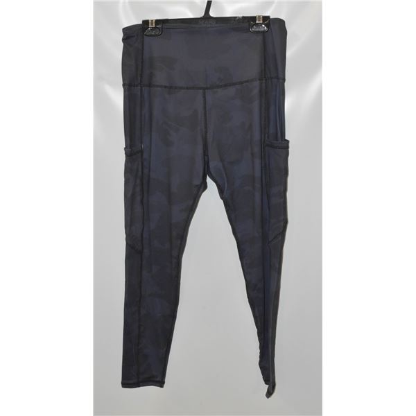 LARGE NAVY CAMO LEGGINGS