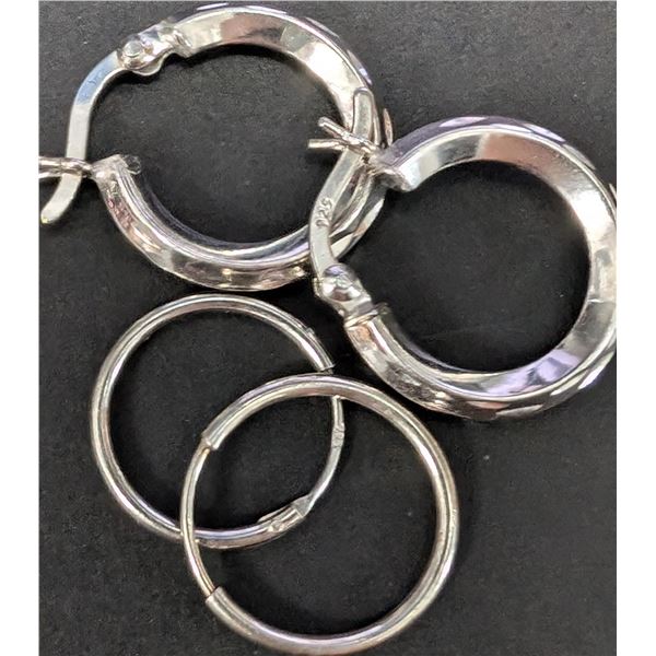 SILVER LOTS OF 2 EARRINGS