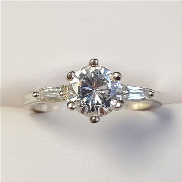 SILVER CUBIC ZIRCONIA RING SIZE 7