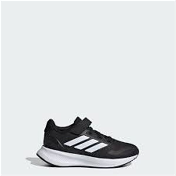 NEW ADIDAS KIDS NON-MARKING SHOES SIZE 5