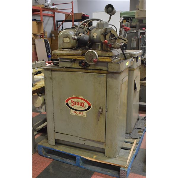 SIOUX VALVE FACE GRINDING MACHINE MODEL 680