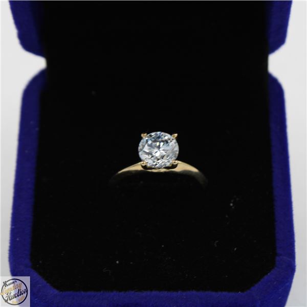 #3796-10 KT YELLOW GOLD RING WEIGHING