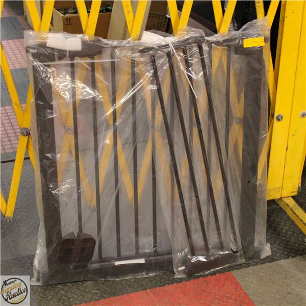 NEW BLACK BABY GATE 38-19" - 32.13"