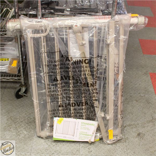 NEW BABY GATE 29-42" WIDE 30" TALL