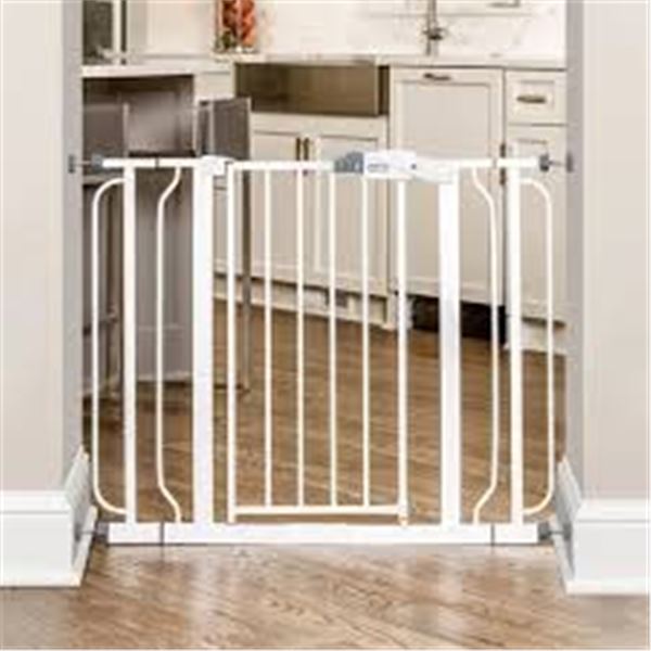 NEW REGALO BABY GATE 29-49" WHITE