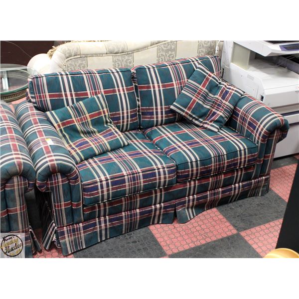 TARTAN PATTERN LOVE SEAT