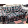 Image 1 : TARTAN PATTERN LOVE SEAT