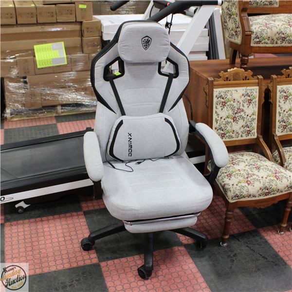 DOWINX GAMING CHAIR WITH MASSAGE FEATURE