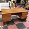Image 1 : OFFICE DESK 29.5" X 60" X 29.5"