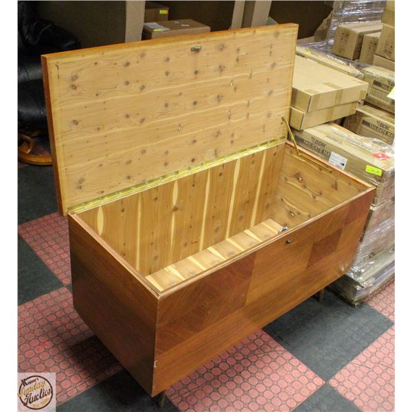 CIRCA 1960S CEDAR CHEST H24XW41X19D