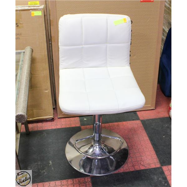WHITE BARSTOOL
