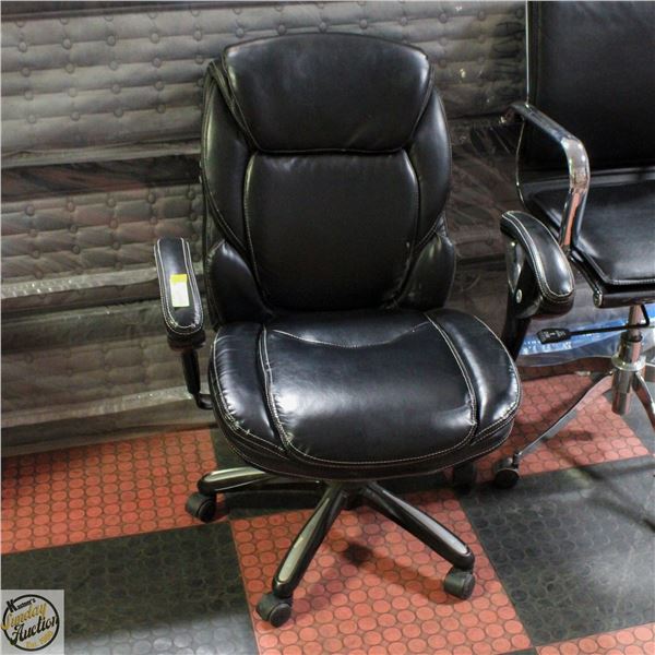 LEATHER HYDRAULIC LIFT OFFICE CHAIR