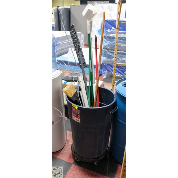 GARBAGE BIN ON CASTORS WITH CONTENTS