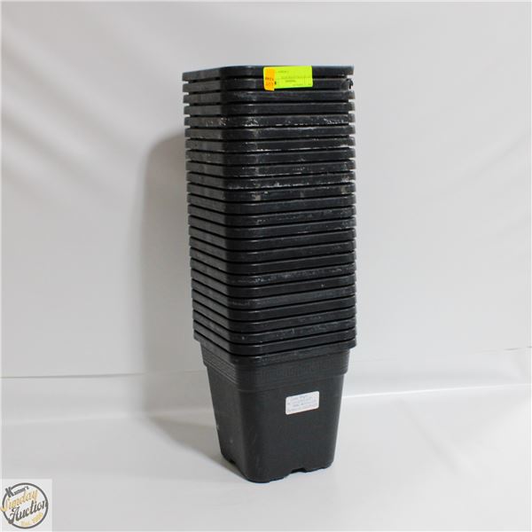 LOT OF 25 PLANTER POTS