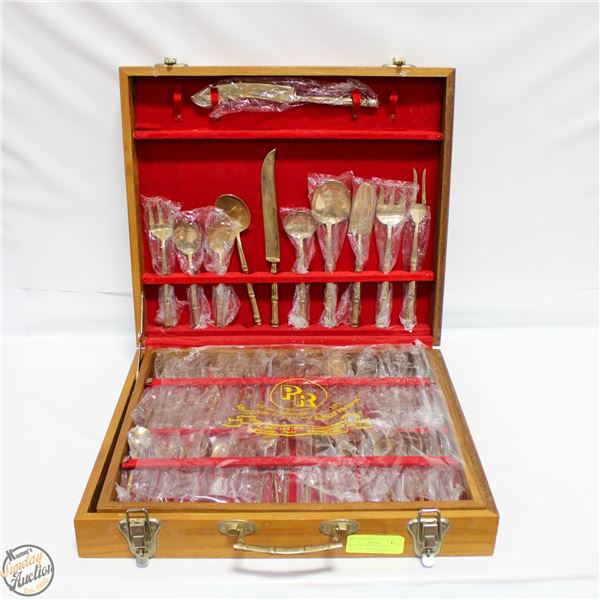 WOODEN CASED VINTAGE CUTTLERY STAMPED NICKEL-