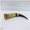 Image 1 : HORN WITH PAINTED SCENE.