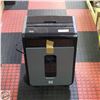 Image 1 : TRURED PAPER SHREDDER 22"T