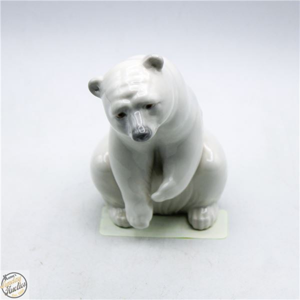 GENUINE LLADRO PORCELAIN POLARBEAR GLOSSY FINISH
