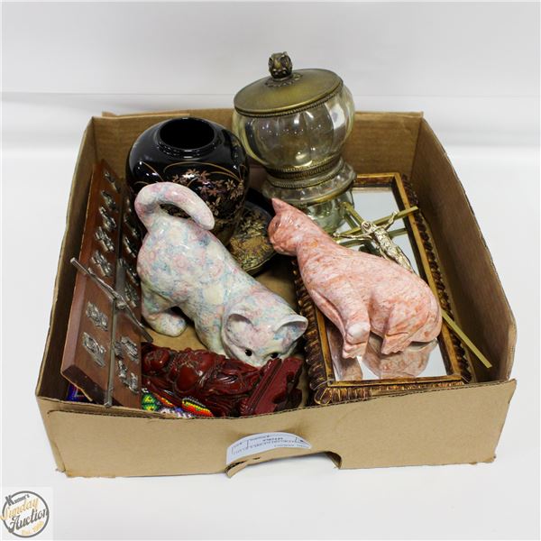 LOT OF VARIOUS DECORATIONS