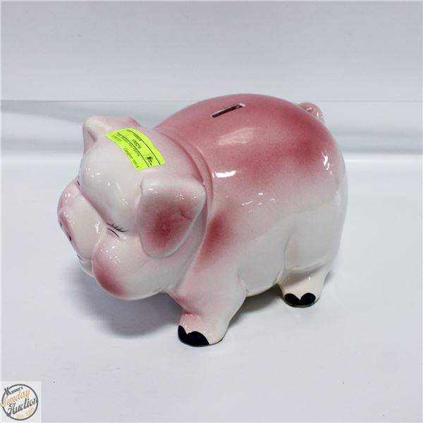 PINK CERAMIC PIGGYBANK H7XW7XD7