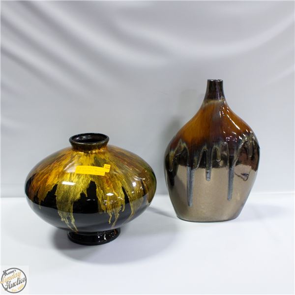 LOT TO BROWN SHINY VASES