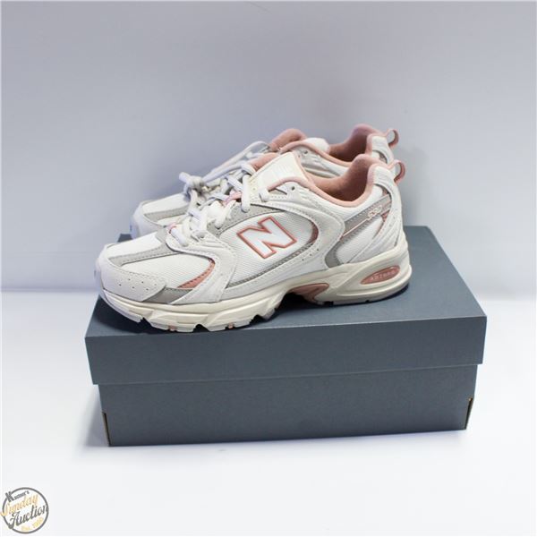NEW - NEW BALANCE SIZE 5.5 WOMEN'S 7