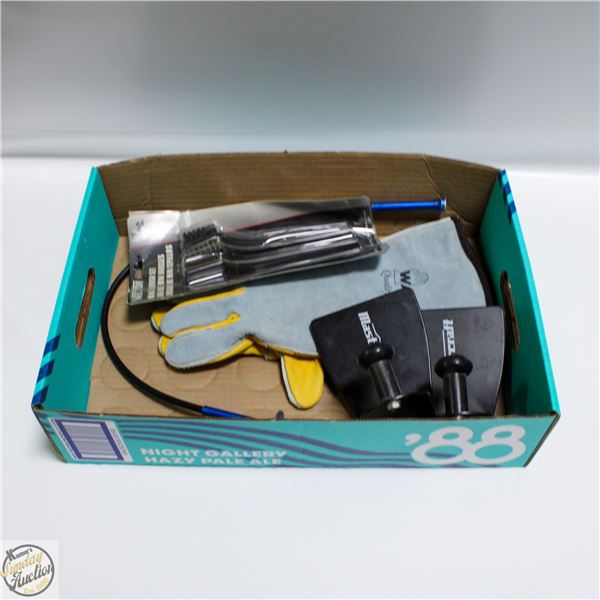 GRABBER TOOL/MAGNETIC PAPER TOWEL HOLDER/NEW