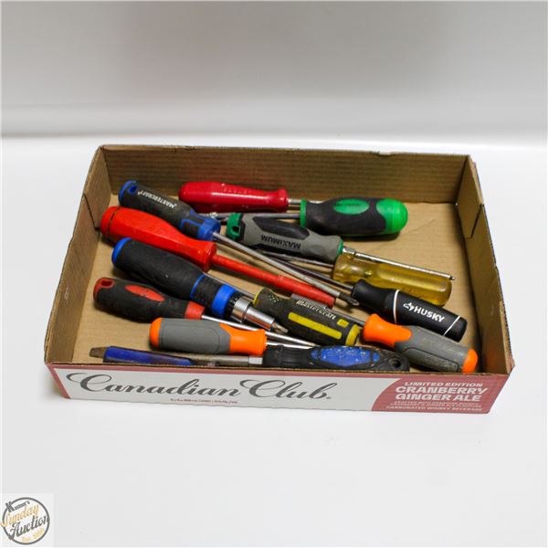 FLAT OF SCREWDRIVERS AND NUTDRIVERS WITH MULTI