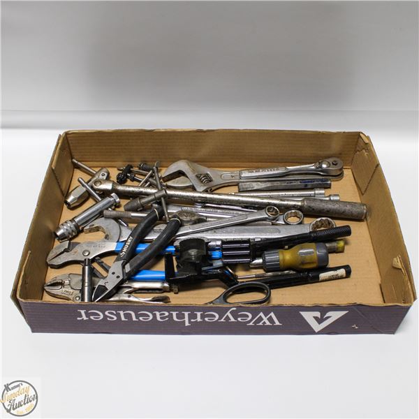 FLAT OF MISC HAND TOOLS