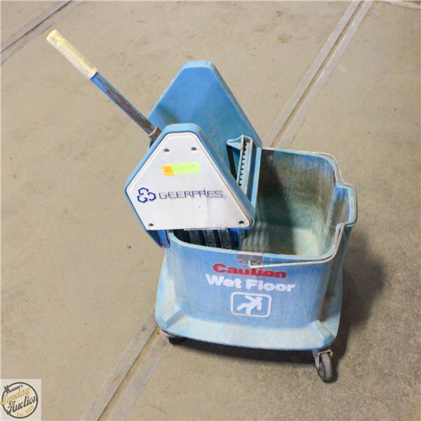 GEERPRESS MOP BUCKET + WRINGER