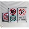 Image 1 : 3 METAL PARKING SIGNS