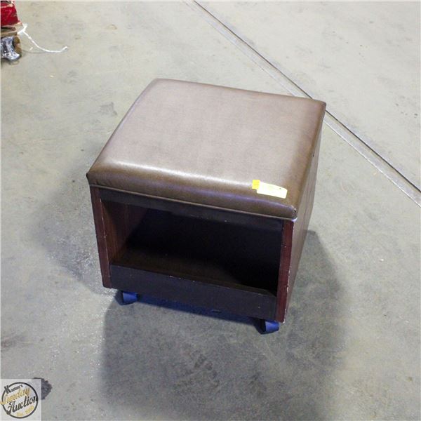 ROLLING LEATHERETTE TOP STORAGE OTTOMAN