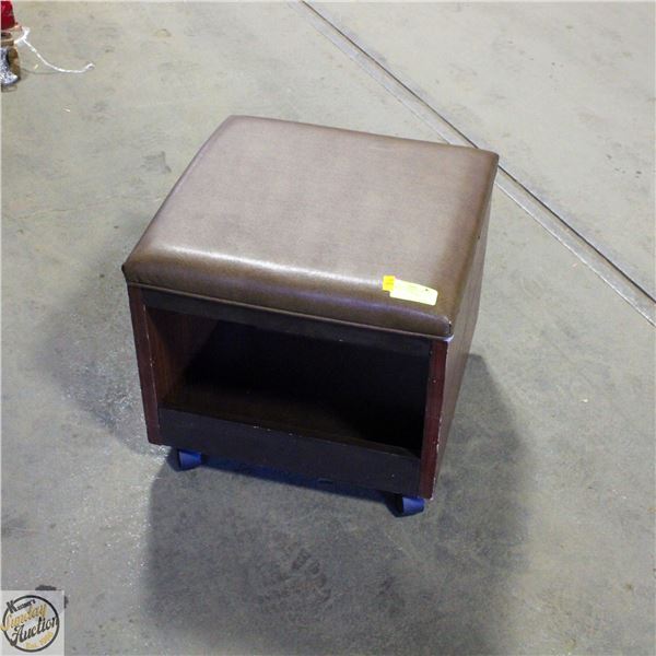 ROLLING LEATHERETTE TOP STORAGE OTTOMAN