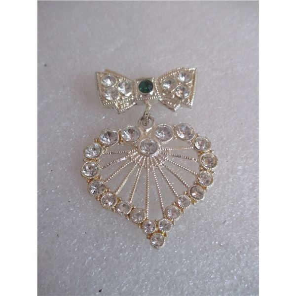 BEAUTIFUL HEART SHAPED BROOCH