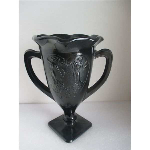 AMETHYST URN STANDS AROUND 7 INCHES HIGH