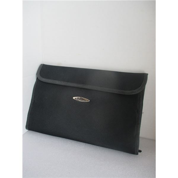 BLACK COMPARTMENT BAG