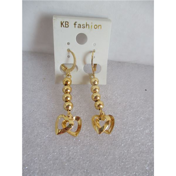 ARABIC GOLD EARRINGS...NEW