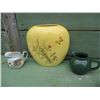 Image 1 : VASE & CREAMERS