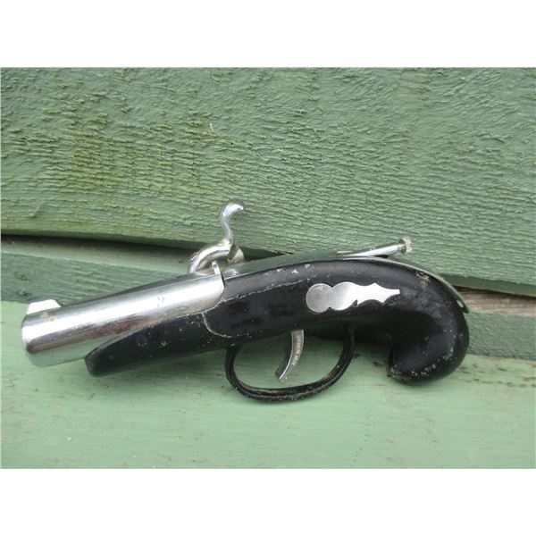 COLLECTIBLE CIGERETTE LIGHTER AROUND 6 INCHES LONG