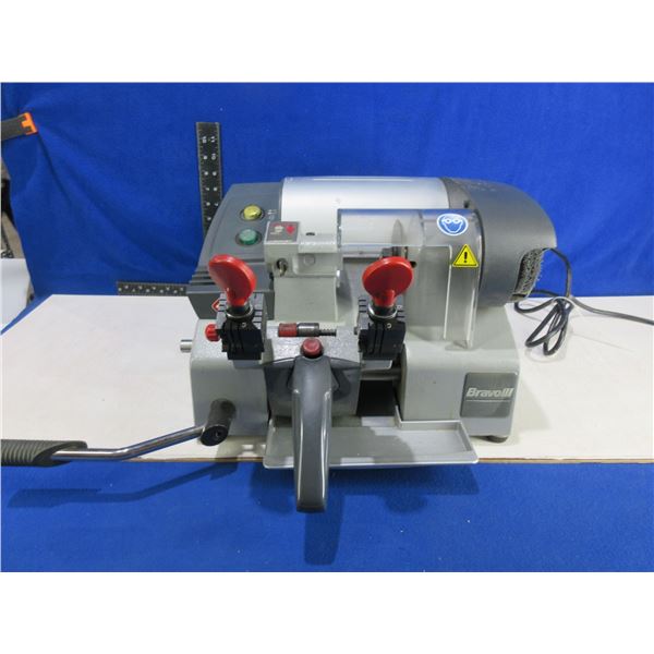 Silca Bravo III Duplicating Key Machine with Tool Kit