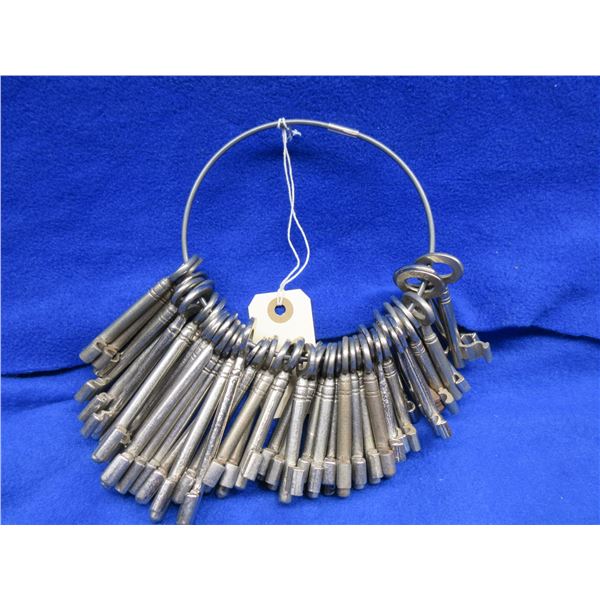 Lot of 44 Large Bit Keys