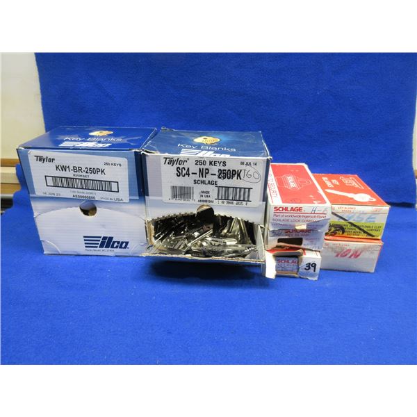 Lot of 555 Key Blanks - List & Count in Description
