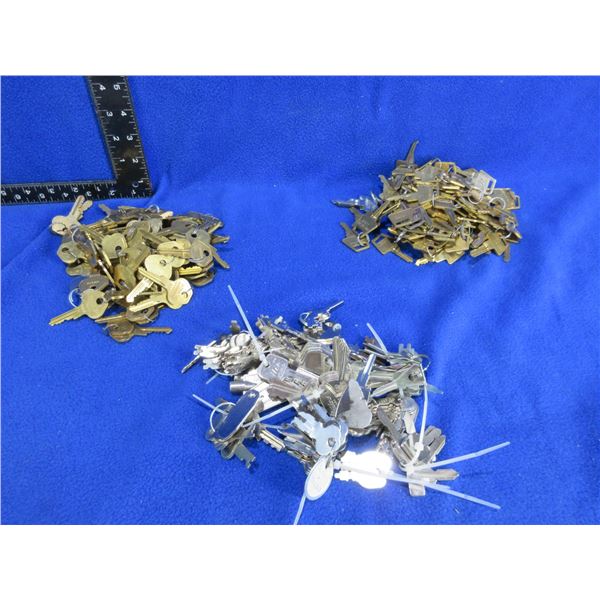 Lot of Various Precut Keys, Master, American & Misc.