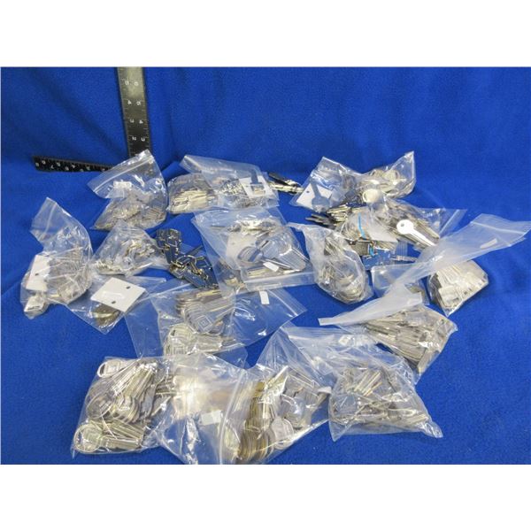 Lot of Approx. 470 Misc. GM Key Blanks