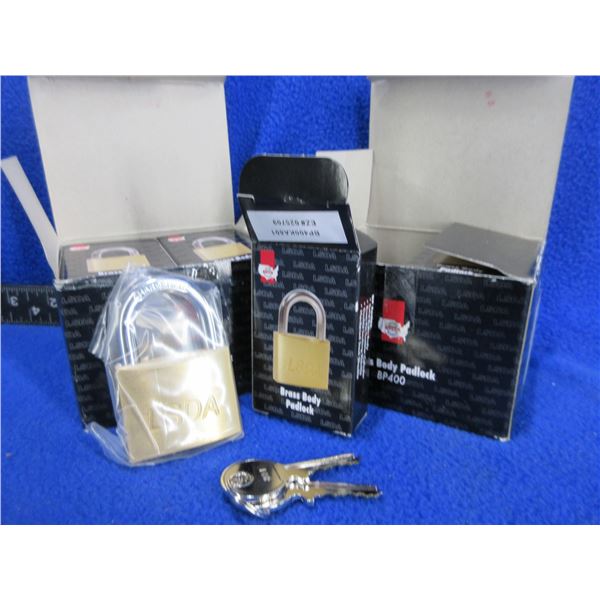 NEW - 12 LSDA Brass Body Padlocks BP400