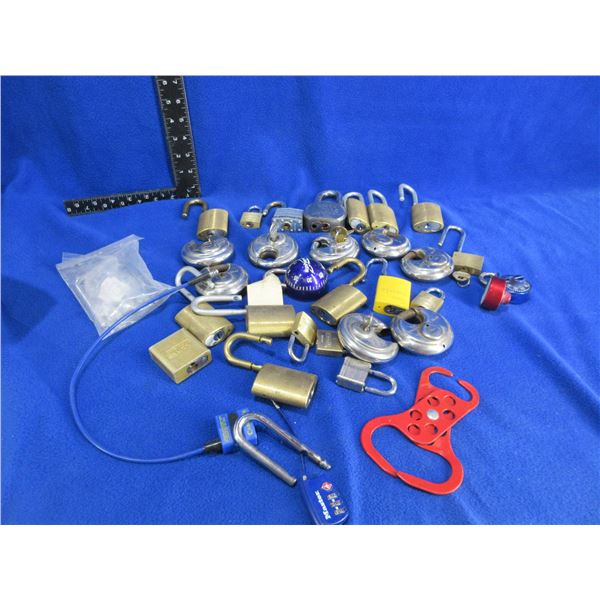 Lot of 28 Misc. Combination, Disc, Key Padlocks & Parts - Some Have Keys