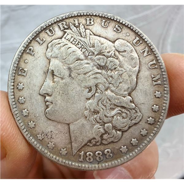 MORGAN SILVER DOLLAR - 1888