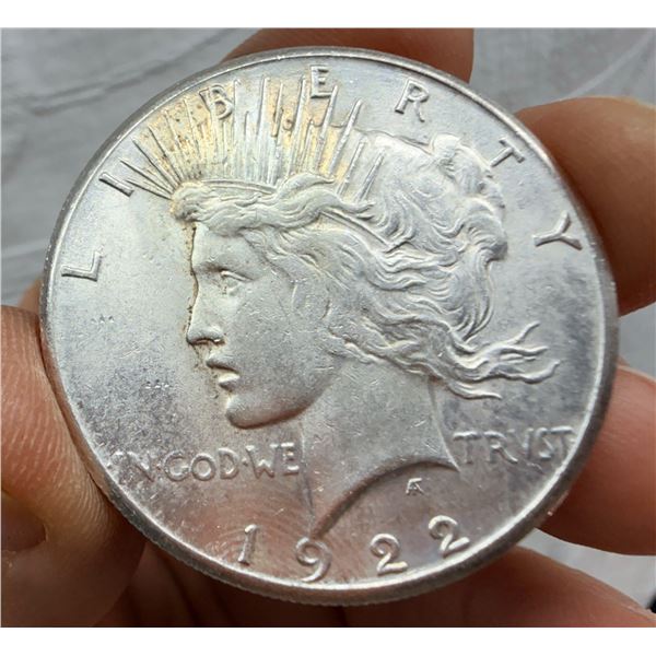 PEACE SILVER DOLLAR - 1922S