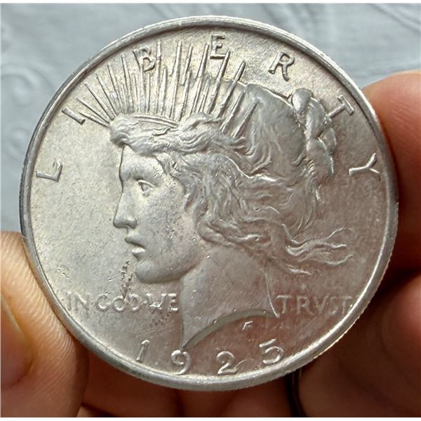 PEACE SILVER DOLLAR - 1925