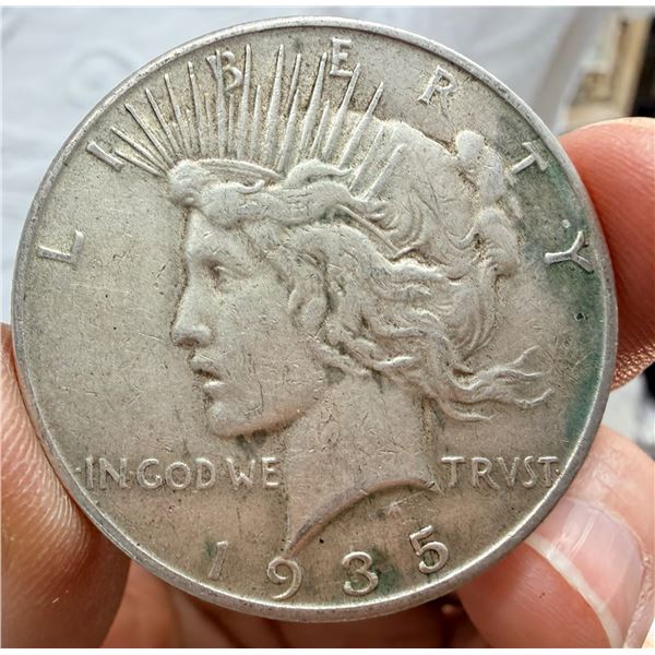 PEACE SILVER DOLLAR - 1935S
